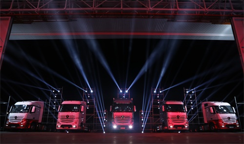 ������������÷����˹-���ۿ����ڻ�������Actros��·ǣ������Arocsȫ�ܵ���