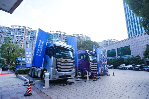 全新产品+全新专属动力 欧曼系列新品发布引领重卡国六时代
-香港国际快递