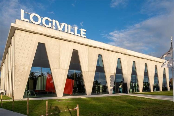 在比利时Log!Ville搭建了全新的物流示范体验中心
-飞机运输